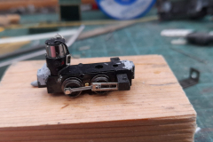 Ben's Wren Chassis.jpg  - Tsugawa Koppel chassis for Ben Powell's Kerr Stuart Wren fitted with  'surface mount' resistor and replacement cross head. (photo © Ben Powell)