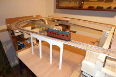 Peter A's layout 1-3.JPG - Peter Ashby's Talyllyn inspired layout, a 10'6" by 3' oval including a version of the Dolgoch viaduct. (photo © Peter Ashby)