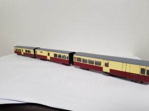 Charlie's Skye set.jpeg - 3 car set by Charlie Forbes made from Dapol kits based on Bernard Taylor's Armstrong Whitworth inspired 'Skye' proposals with a central buffet car. (photo © Charlie Forbes)